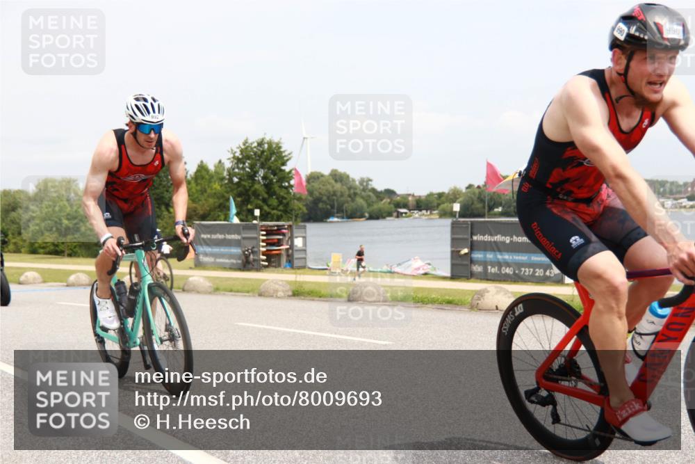 21.06.2025 - 27. Vierlanden-Triathlon H.Heesch http://msf.ph/oto/8009693 15.06.2025 12:29:45 Radfahren 937, 989, 990, 991, 992, 993 meine-sportfotos.de