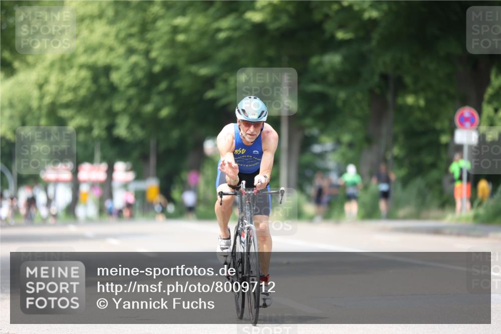 15.06.2025 - 7 Türme Triathlon Yannick Fuchs http://msf.ph/oto/8009712 15.06.2025 13:24:31 Radfahren 215, 397, 543, 640, 930, 1072, 1182 meine-sportfotos.de
