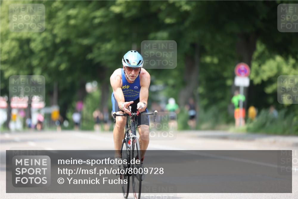 15.06.2025 - 7 Türme Triathlon Yannick Fuchs http://msf.ph/oto/8009728 15.06.2025 13:24:31 Radfahren 215, 397, 543, 640, 930, 1072, 1182 meine-sportfotos.de