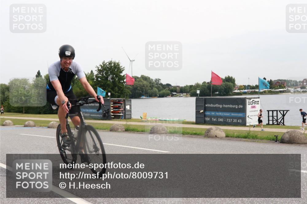 15.06.2025 - 27. Vierlanden-Triathlon H.Heesch http://msf.ph/oto/8009731 15.06.2025 10:57:28 Radfahren 149, 566 meine-sportfotos.de