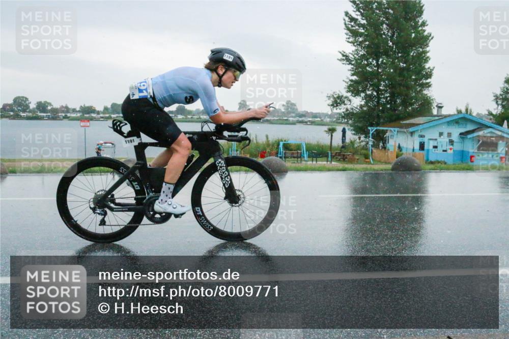 21.06.2025 - 27. Vierlanden-Triathlon H.Heesch http://msf.ph/oto/8009771 15.06.2025 13:41:50 Radfahren 1180, 1191 meine-sportfotos.de