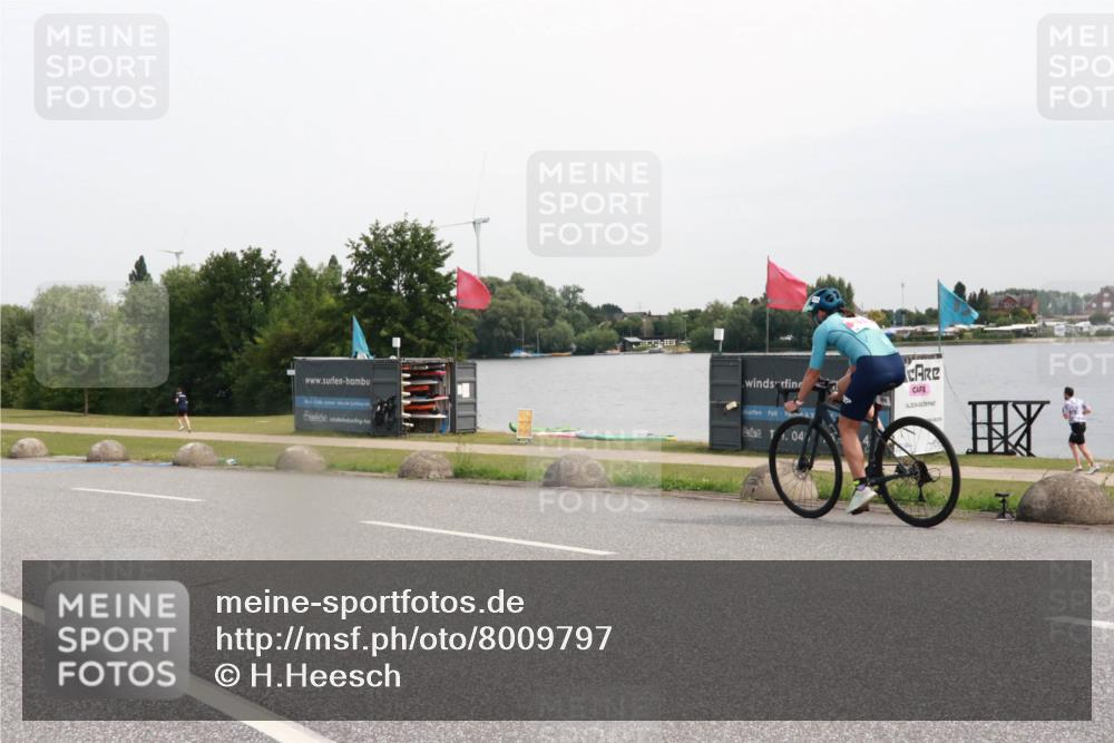 15.06.2025 - 27. Vierlanden-Triathlon H.Heesch http://msf.ph/oto/8009797 15.06.2025 10:57:49 Radfahren 48, 508, 555 meine-sportfotos.de