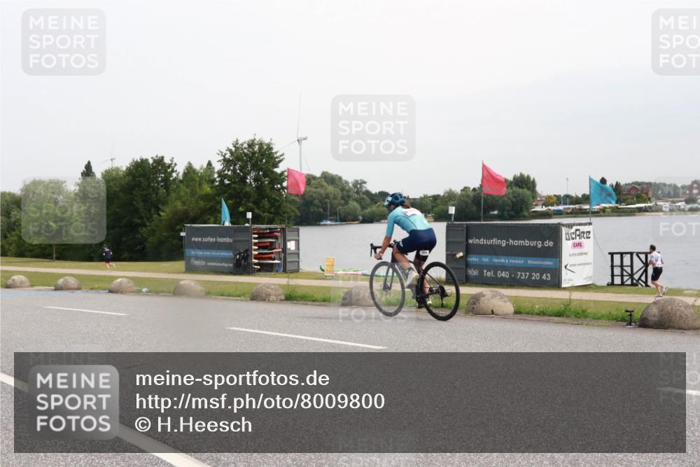 15.06.2025 - 27. Vierlanden-Triathlon H.Heesch http://msf.ph/oto/8009800 15.06.2025 10:57:49 Radfahren 48, 508, 555 meine-sportfotos.de