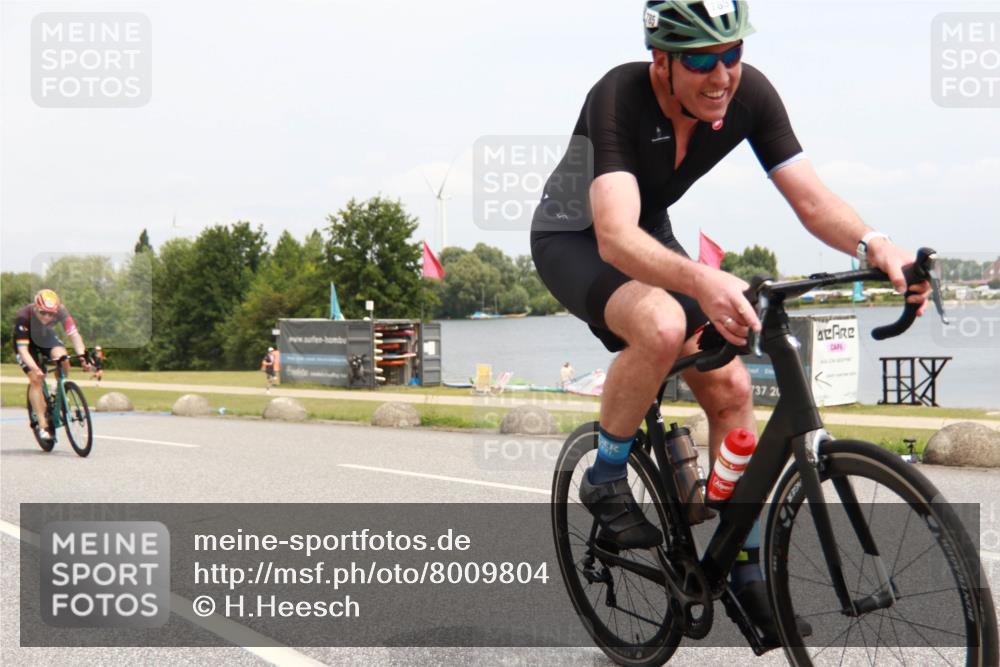 21.06.2025 - 27. Vierlanden-Triathlon H.Heesch http://msf.ph/oto/8009804 15.06.2025 12:31:42 Radfahren 785, 1000, 1001, 1002, 1003 meine-sportfotos.de