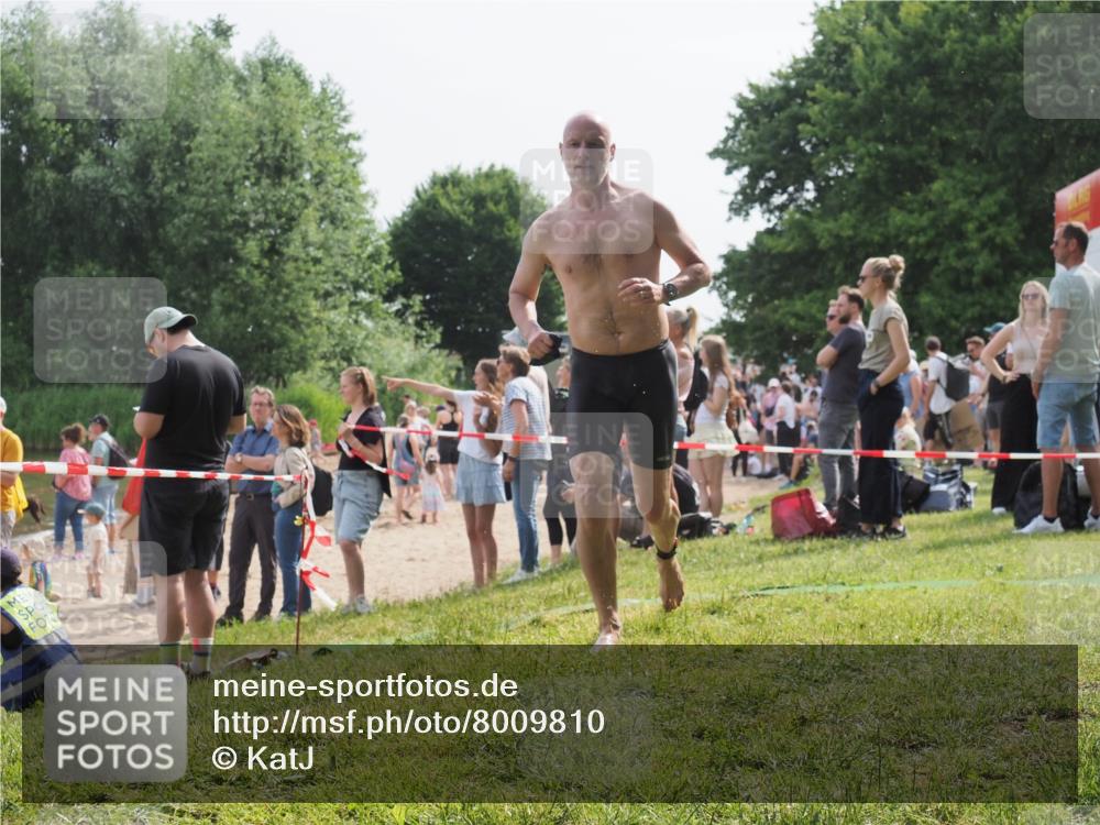 15.06.2025 - 27. Vierlanden-Triathlon KatJ http://msf.ph/oto/8009810 15.06.2025 10:07:53 Schwimmen 371, 395, 407 meine-sportfotos.de
