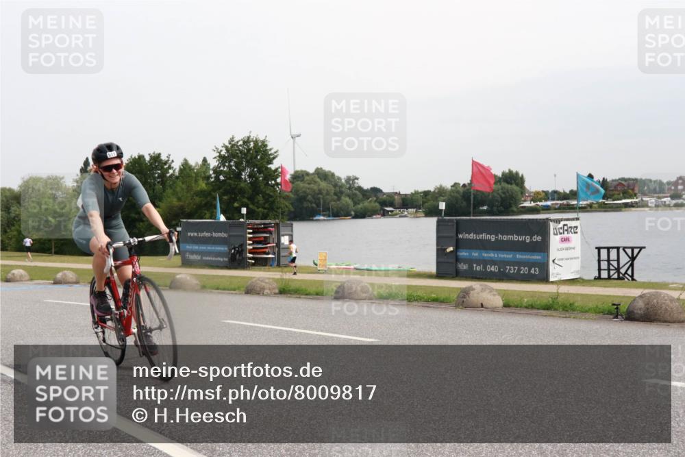 15.06.2025 - 27. Vierlanden-Triathlon H.Heesch http://msf.ph/oto/8009817 15.06.2025 10:58:05 Radfahren 511, 554, 610 meine-sportfotos.de