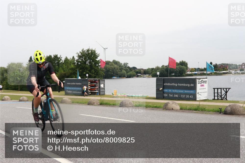 15.06.2025 - 27. Vierlanden-Triathlon H.Heesch http://msf.ph/oto/8009825 15.06.2025 10:58:06 Radfahren 511, 554, 610 meine-sportfotos.de