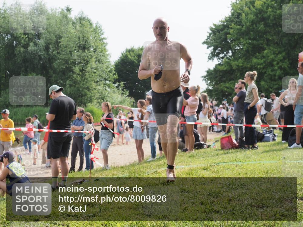 15.06.2025 - 27. Vierlanden-Triathlon KatJ http://msf.ph/oto/8009826 15.06.2025 10:07:54 Schwimmen 371, 395, 407 meine-sportfotos.de