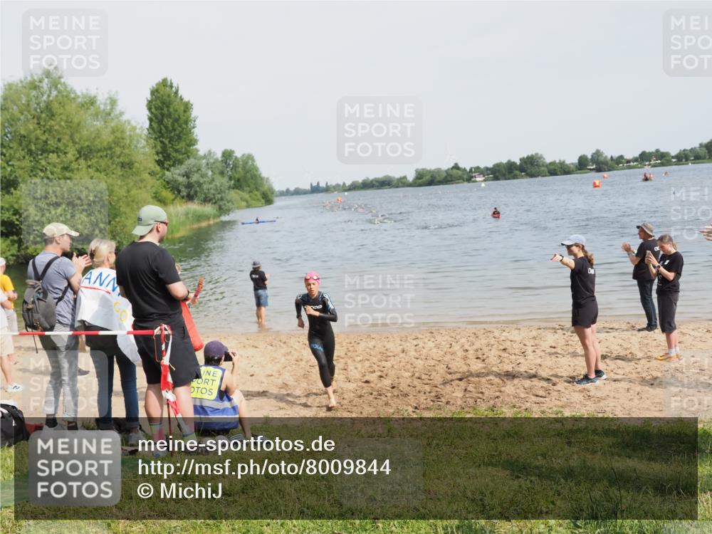 21.06.2025 - 27. Vierlanden-Triathlon MichiJ http://msf.ph/oto/8009844 15.06.2026 10:12:49 Schwimmen 625 meine-sportfotos.de