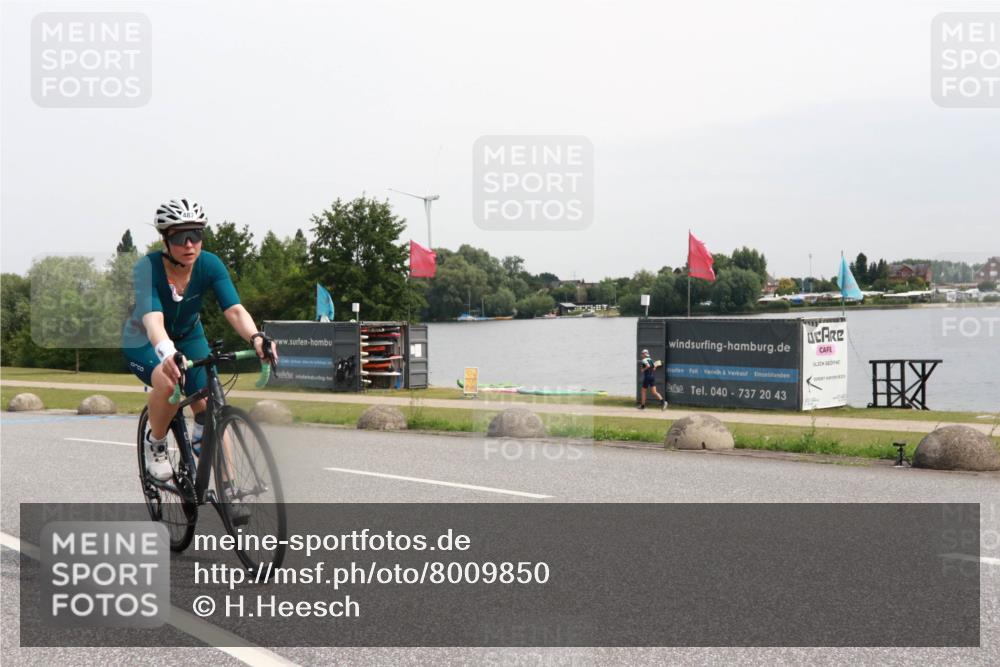 15.06.2025 - 27. Vierlanden-Triathlon H.Heesch http://msf.ph/oto/8009850 15.06.2025 10:58:17 Radfahren 476, 487, 632 meine-sportfotos.de