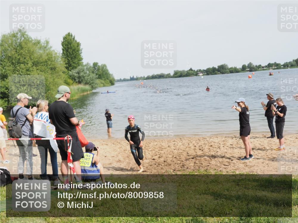 21.06.2025 - 27. Vierlanden-Triathlon MichiJ http://msf.ph/oto/8009858 15.06.2026 10:12:49 Schwimmen 625 meine-sportfotos.de