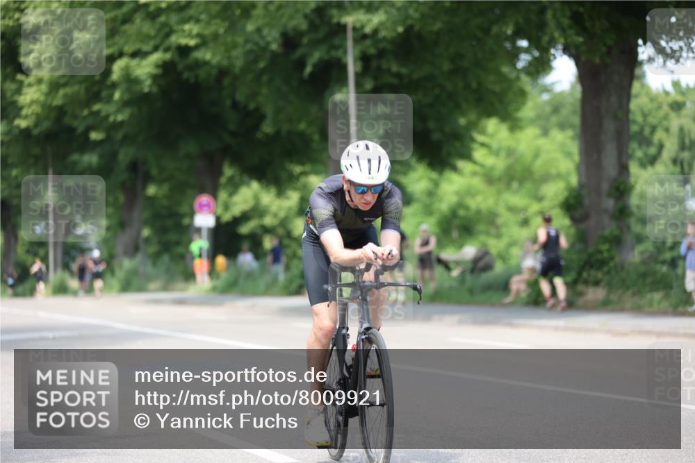 15.06.2025 - 7 Türme Triathlon Yannick Fuchs http://msf.ph/oto/8009921 15.06.2025 13:24:46 Radfahren 613, 674 meine-sportfotos.de