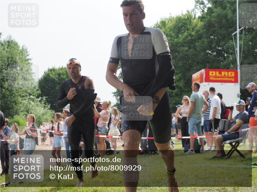 15.06.2025 - 27. Vierlanden-Triathlon KatJ http://msf.ph/oto/8009929 15.06.2025 10:08:00 Schwimmen 371, 395, 407 meine-sportfotos.de