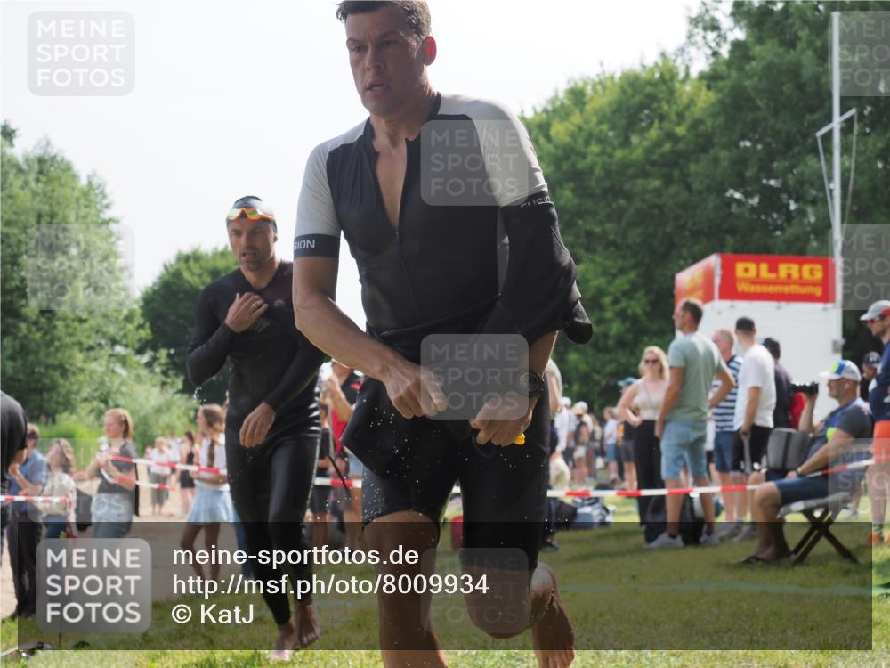 15.06.2025 - 27. Vierlanden-Triathlon KatJ http://msf.ph/oto/8009934 15.06.2025 10:08:00 Schwimmen 371, 395, 407 meine-sportfotos.de