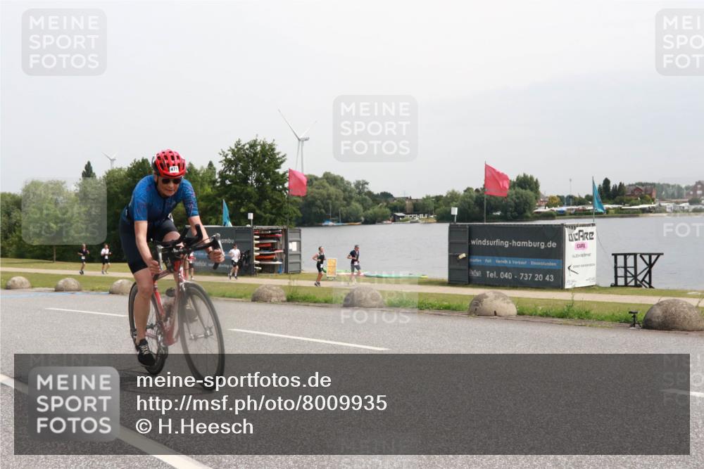 15.06.2025 - 27. Vierlanden-Triathlon H.Heesch http://msf.ph/oto/8009935 15.06.2025 10:58:59 Radfahren 23, 471, 477, 595 meine-sportfotos.de