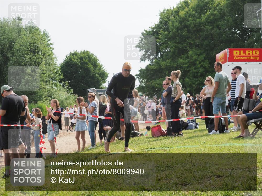 15.06.2025 - 27. Vierlanden-Triathlon KatJ http://msf.ph/oto/8009940 15.06.2025 10:08:09 Schwimmen 295, 373, 403 meine-sportfotos.de