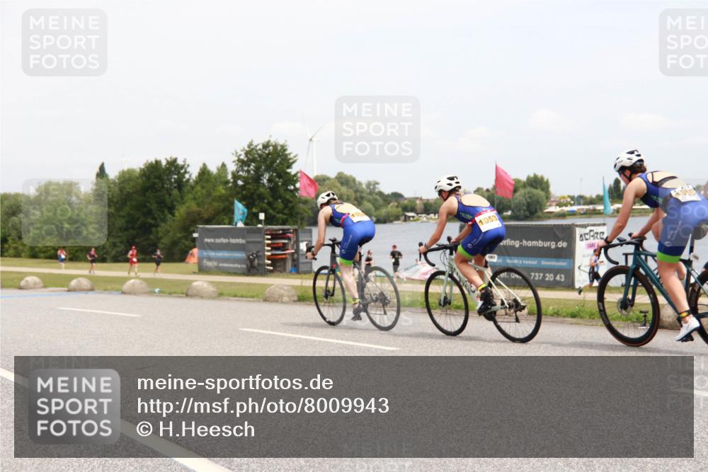 21.06.2025 - 27. Vierlanden-Triathlon H.Heesch http://msf.ph/oto/8009943 15.06.2025 12:32:53 Radfahren 1053, 1054, 1055, 1056 meine-sportfotos.de