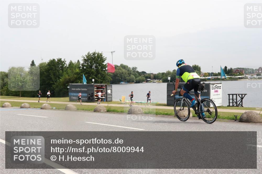 15.06.2025 - 27. Vierlanden-Triathlon H.Heesch http://msf.ph/oto/8009944 15.06.2025 10:58:59 Radfahren 23, 471, 477, 595 meine-sportfotos.de