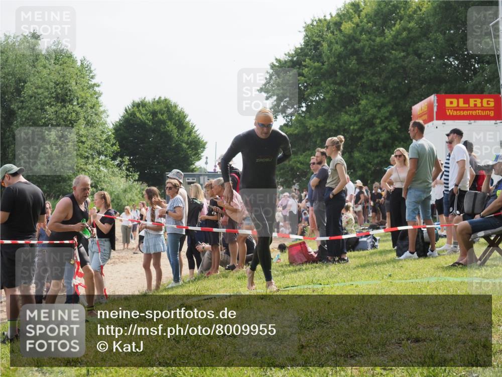 15.06.2025 - 27. Vierlanden-Triathlon KatJ http://msf.ph/oto/8009955 15.06.2025 10:08:09 Schwimmen 295, 373, 403 meine-sportfotos.de