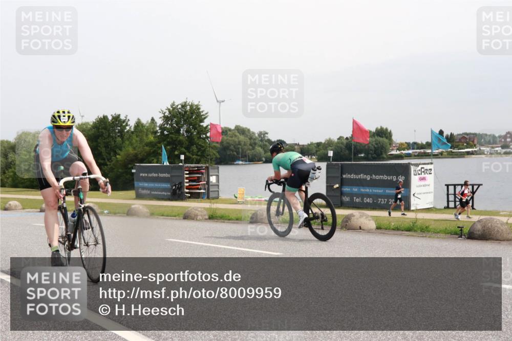 15.06.2025 - 27. Vierlanden-Triathlon H.Heesch http://msf.ph/oto/8009959 15.06.2025 10:59:08 Radfahren 173, 562, 621 meine-sportfotos.de
