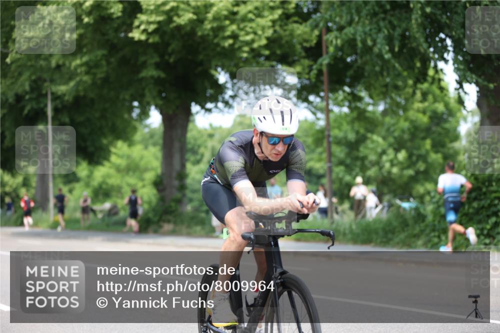 15.06.2025 - 7 Türme Triathlon Yannick Fuchs http://msf.ph/oto/8009964 15.06.2025 13:24:47 Radfahren 613, 674 meine-sportfotos.de