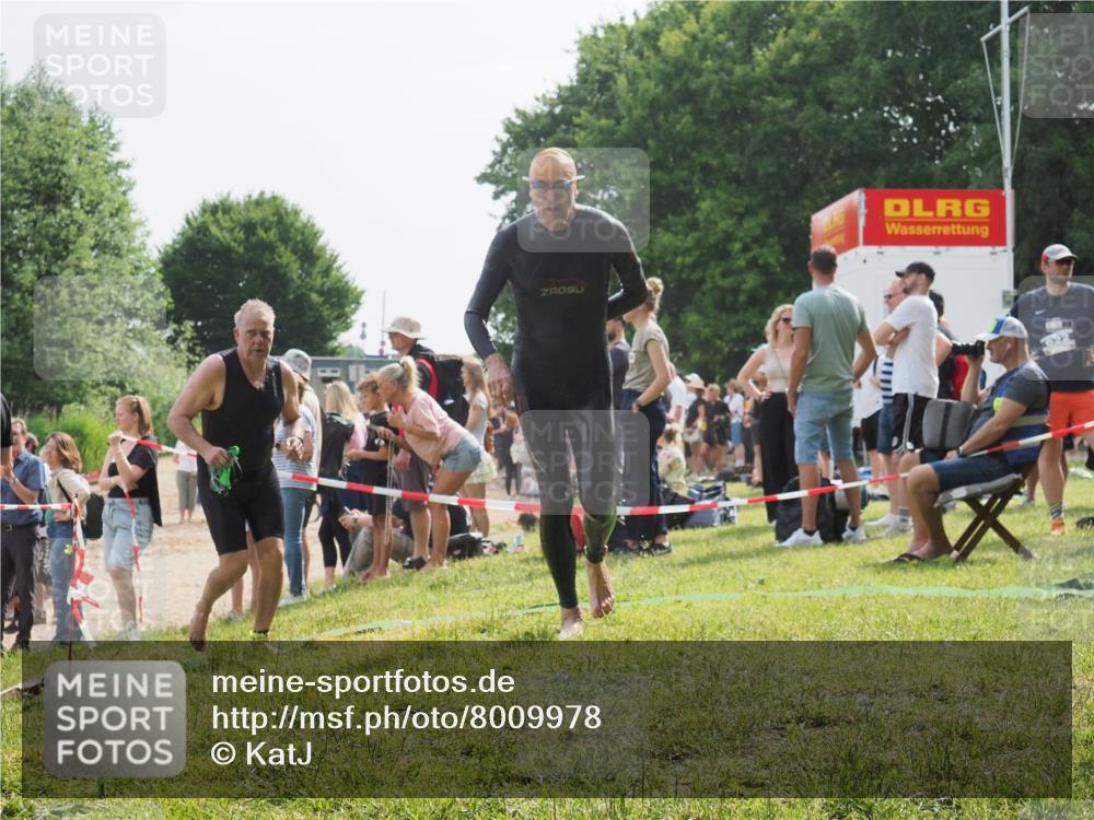 15.06.2025 - 27. Vierlanden-Triathlon KatJ http://msf.ph/oto/8009978 15.06.2025 10:08:10 Schwimmen 295, 373, 403 meine-sportfotos.de