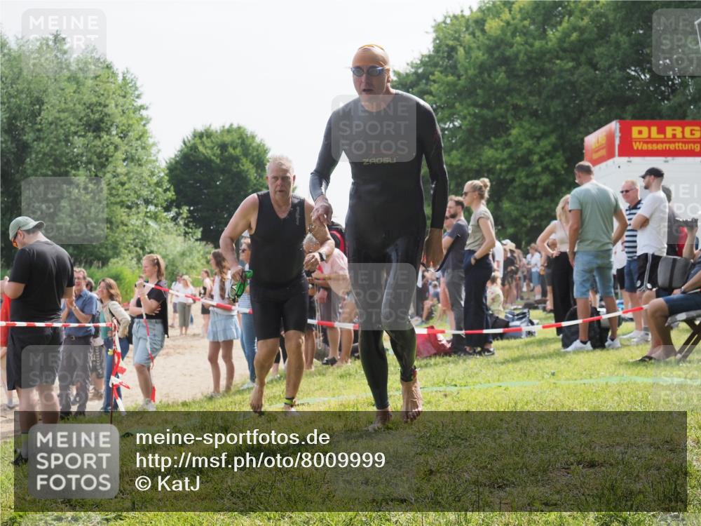15.06.2025 - 27. Vierlanden-Triathlon KatJ http://msf.ph/oto/8009999 15.06.2025 10:08:11 Schwimmen 295, 373, 403 meine-sportfotos.de