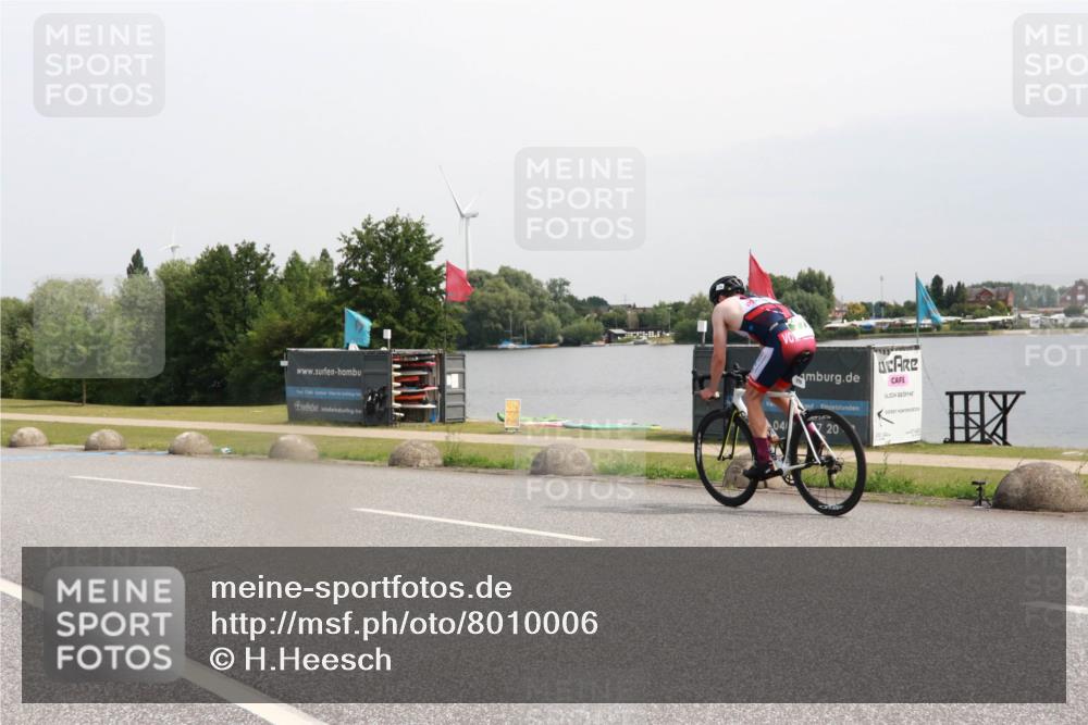 15.06.2025 - 27. Vierlanden-Triathlon H.Heesch http://msf.ph/oto/8010006 15.06.2025 10:59:33 Radfahren 220, 611, 652 meine-sportfotos.de