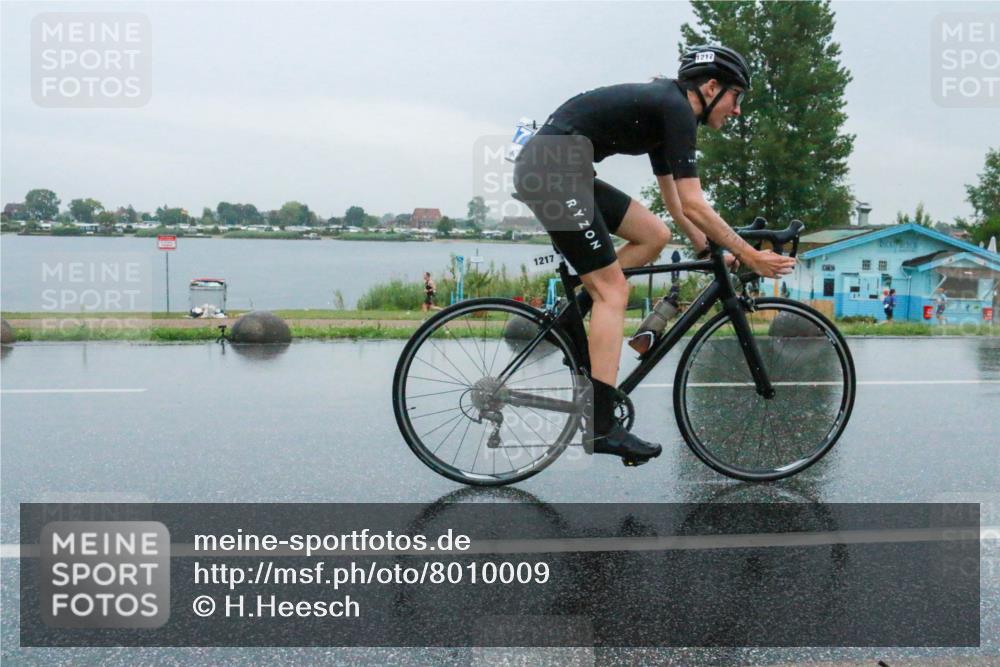 21.06.2025 - 27. Vierlanden-Triathlon H.Heesch http://msf.ph/oto/8010009 15.06.2025 13:46:14 Radfahren 1205, 1217 meine-sportfotos.de