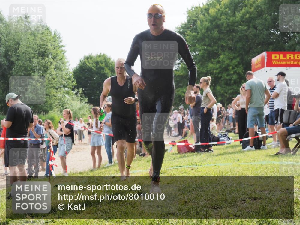 15.06.2025 - 27. Vierlanden-Triathlon KatJ http://msf.ph/oto/8010010 15.06.2025 10:08:11 Schwimmen 295, 373, 403 meine-sportfotos.de
