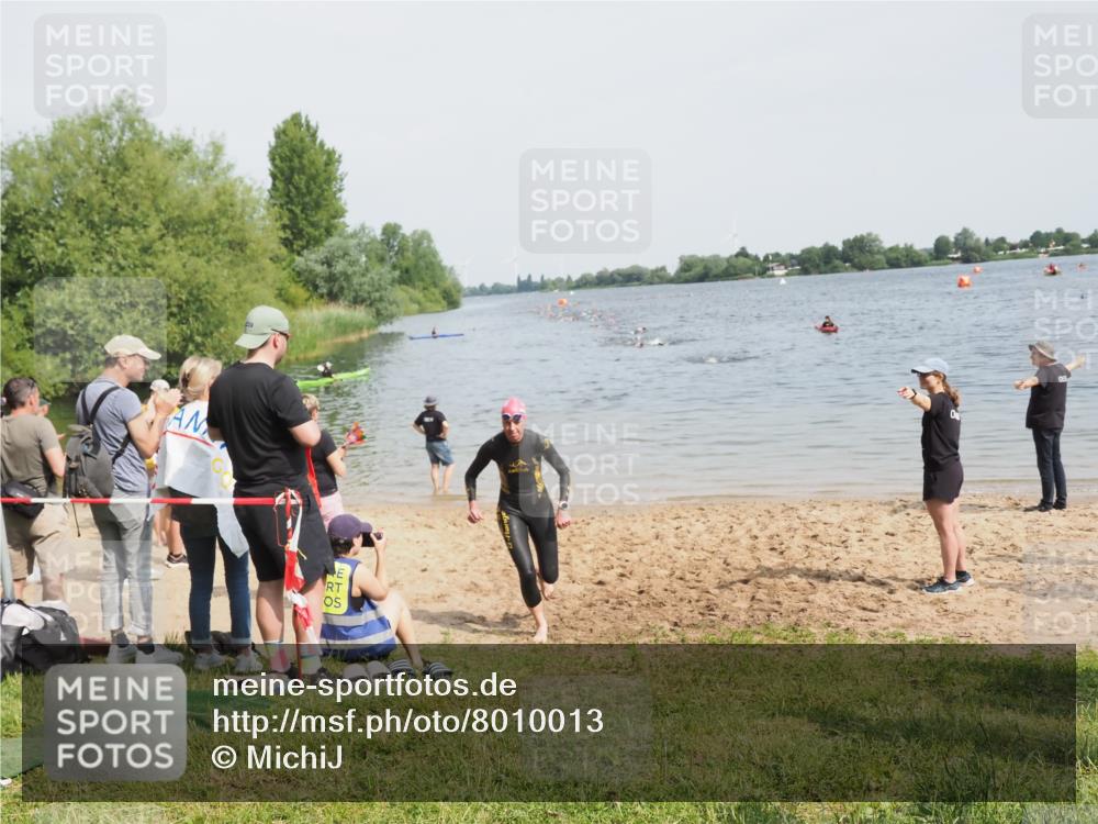 21.06.2025 - 27. Vierlanden-Triathlon MichiJ http://msf.ph/oto/8010013 15.06.2026 10:12:58 Schwimmen 512 meine-sportfotos.de