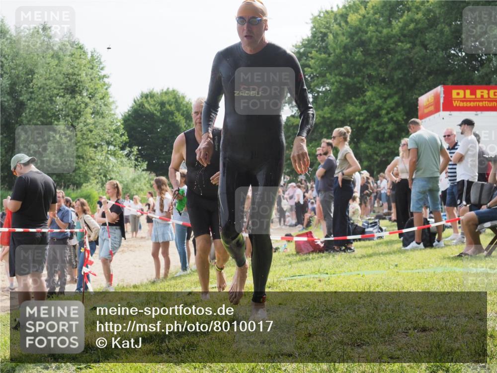 15.06.2025 - 27. Vierlanden-Triathlon KatJ http://msf.ph/oto/8010017 15.06.2025 10:08:11 Schwimmen 295, 373, 403 meine-sportfotos.de