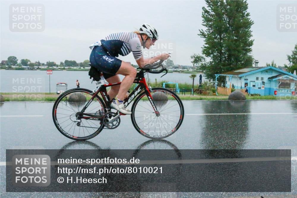21.06.2025 - 27. Vierlanden-Triathlon H.Heesch http://msf.ph/oto/8010021 15.06.2025 13:46:16 Radfahren 1205, 1217 meine-sportfotos.de