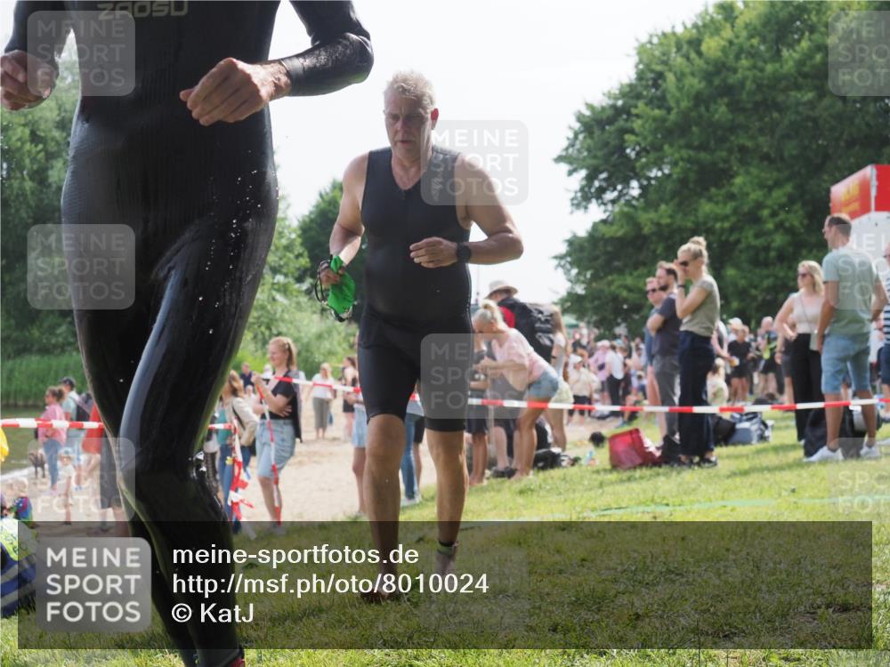 15.06.2025 - 27. Vierlanden-Triathlon KatJ http://msf.ph/oto/8010024 15.06.2025 10:08:12 Schwimmen 295, 373, 403 meine-sportfotos.de