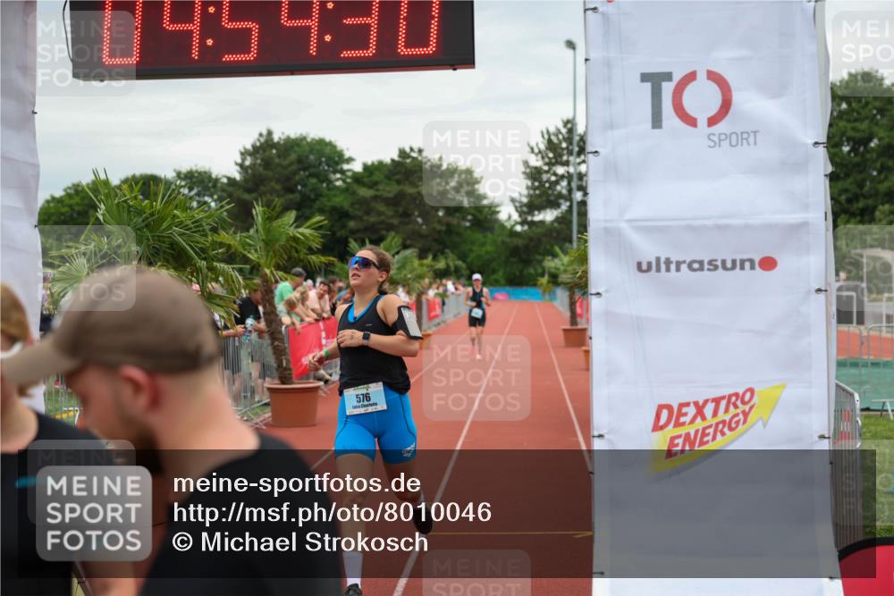 15.06.2025 - 7 Türme Triathlon Michael Strokosch http://msf.ph/oto/8010046 15.06.2025 14:54:30 Ziel 408, 409, 576 meine-sportfotos.de