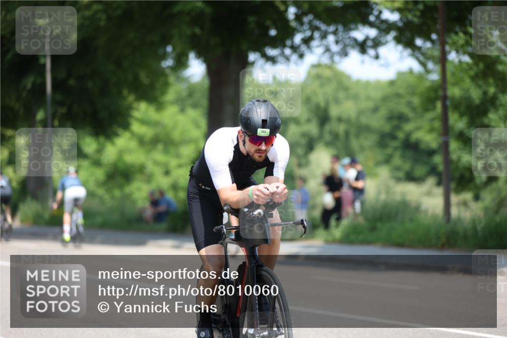 15.06.2025 - 7 Türme Triathlon Yannick Fuchs http://msf.ph/oto/8010060 15.06.2025 12:43:54 Radfahren 233, 263, 287, 356, 561 meine-sportfotos.de