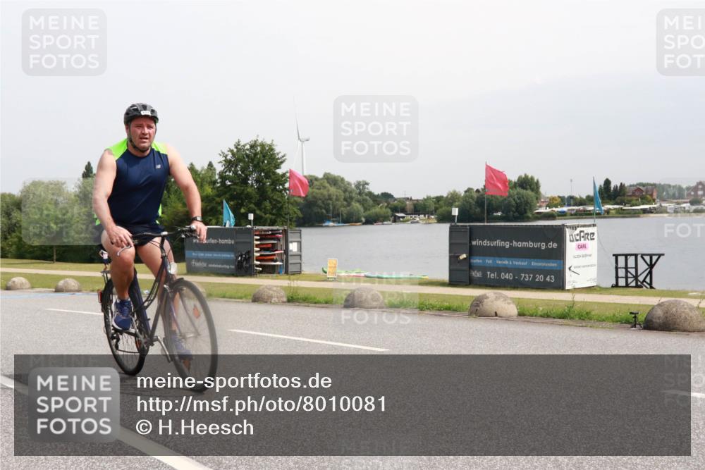 15.06.2025 - 27. Vierlanden-Triathlon H.Heesch http://msf.ph/oto/8010081 15.06.2025 10:59:56 Radfahren 374 meine-sportfotos.de