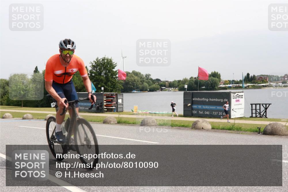 15.06.2025 - 27. Vierlanden-Triathlon H.Heesch http://msf.ph/oto/8010090 15.06.2025 11:00:06 Radfahren 129, 682 meine-sportfotos.de