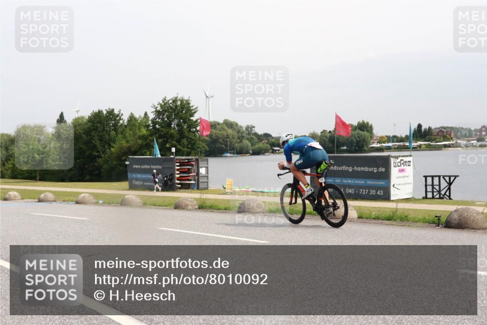 15.06.2025 - 27. Vierlanden-Triathlon H.Heesch http://msf.ph/oto/8010092 15.06.2025 11:00:09 Radfahren 129 meine-sportfotos.de