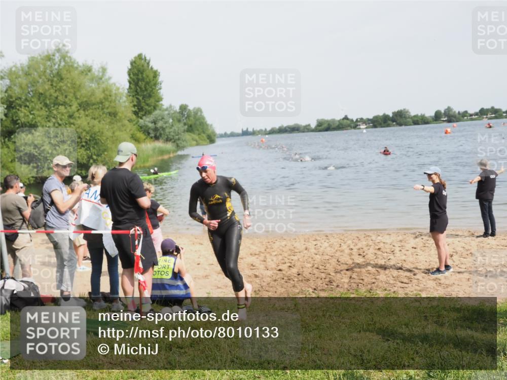 21.06.2025 - 27. Vierlanden-Triathlon MichiJ http://msf.ph/oto/8010133 15.06.2026 10:12:59 Schwimmen 512 meine-sportfotos.de