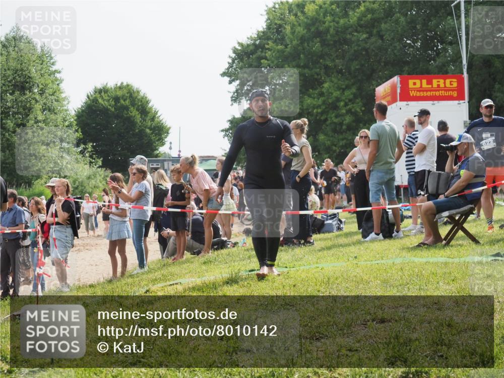 15.06.2025 - 27. Vierlanden-Triathlon KatJ http://msf.ph/oto/8010142 15.06.2025 10:08:17 Schwimmen 295, 373, 399, 403 meine-sportfotos.de