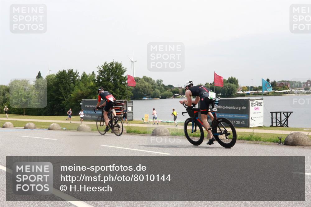 15.06.2025 - 27. Vierlanden-Triathlon H.Heesch http://msf.ph/oto/8010144 15.06.2025 11:00:32 Radfahren 227, 489, 571, 650 meine-sportfotos.de