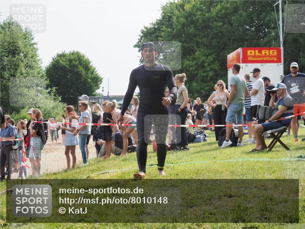 15.06.2025 - 27. Vierlanden-Triathlon KatJ http://msf.ph/oto/8010148 15.06.2025 10:08:18 Schwimmen 295, 373, 399, 403 meine-sportfotos.de