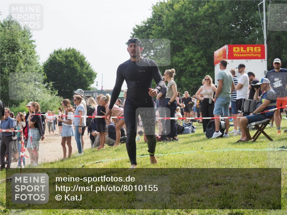 15.06.2025 - 27. Vierlanden-Triathlon KatJ http://msf.ph/oto/8010155 15.06.2025 10:08:18 Schwimmen 295, 373, 399, 403 meine-sportfotos.de