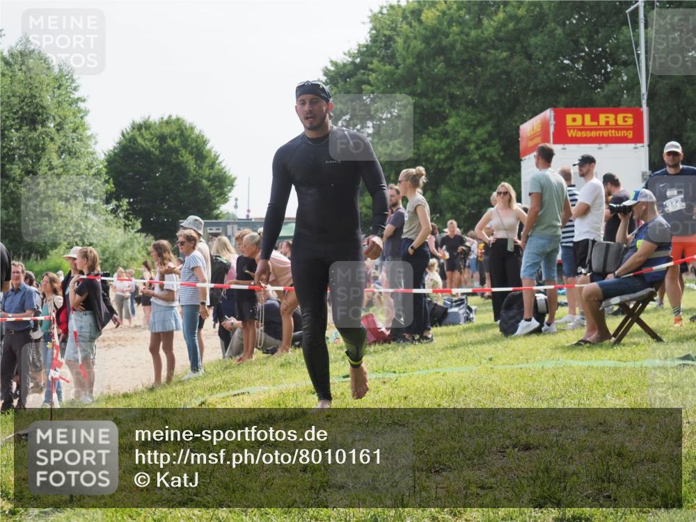 15.06.2025 - 27. Vierlanden-Triathlon KatJ http://msf.ph/oto/8010161 15.06.2025 10:08:18 Schwimmen 295, 373, 399, 403 meine-sportfotos.de