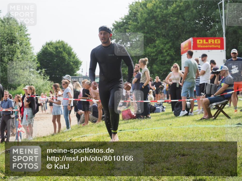 15.06.2025 - 27. Vierlanden-Triathlon KatJ http://msf.ph/oto/8010166 15.06.2025 10:08:18 Schwimmen 295, 373, 399, 403 meine-sportfotos.de