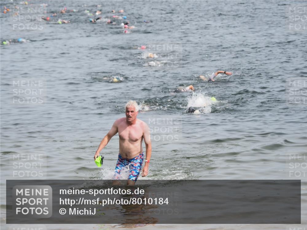 21.06.2025 - 27. Vierlanden-Triathlon MichiJ http://msf.ph/oto/8010184 15.06.2026 10:13:23 Schwimmen 623 meine-sportfotos.de