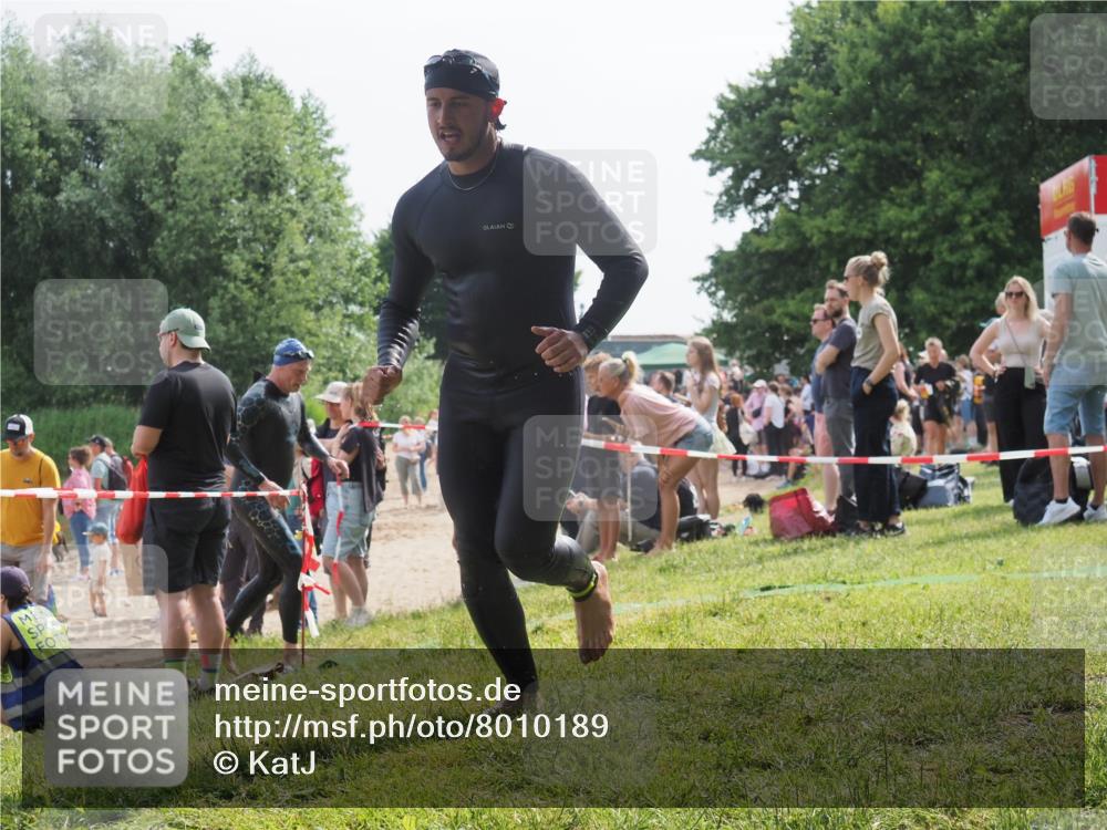 15.06.2025 - 27. Vierlanden-Triathlon KatJ http://msf.ph/oto/8010189 15.06.2025 10:08:19 Schwimmen 295, 373, 399 meine-sportfotos.de