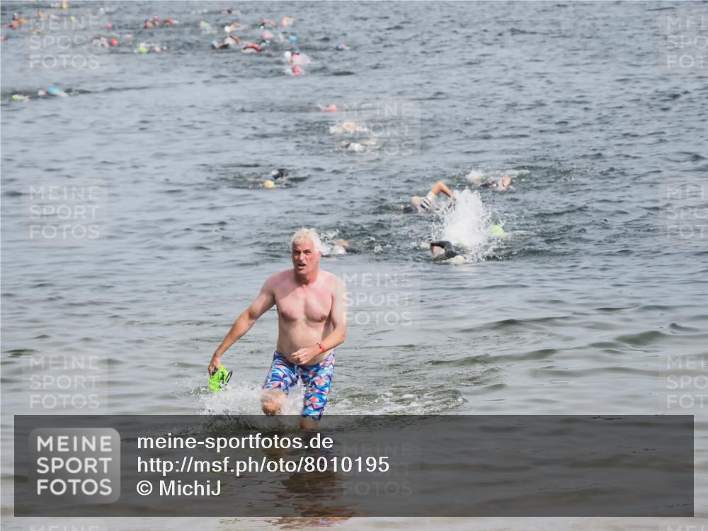 21.06.2025 - 27. Vierlanden-Triathlon MichiJ http://msf.ph/oto/8010195 15.06.2026 10:13:23 Schwimmen 623 meine-sportfotos.de