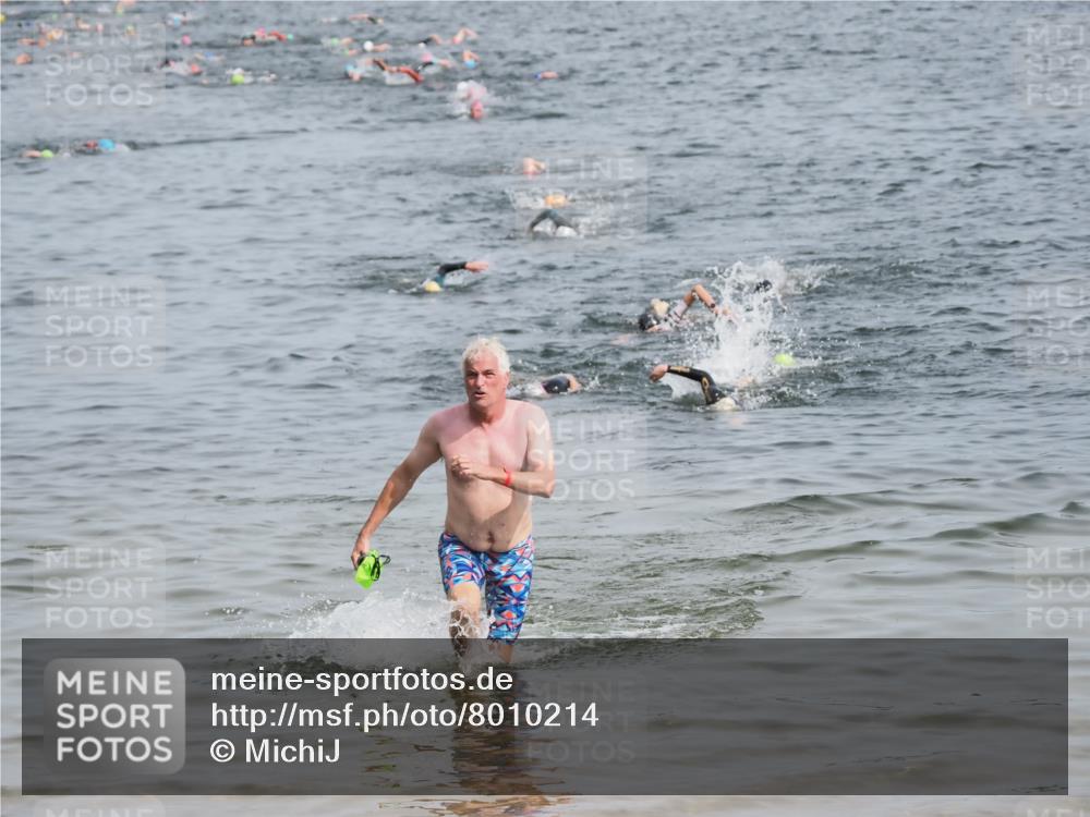 21.06.2025 - 27. Vierlanden-Triathlon MichiJ http://msf.ph/oto/8010214 15.06.2026 10:13:23 Schwimmen 623 meine-sportfotos.de